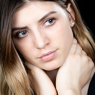 Aurelia Agel Merci pour ta disponibilité, ta gentillesse. Actrice / cascadeuse. Instagram : @aurelia_agel